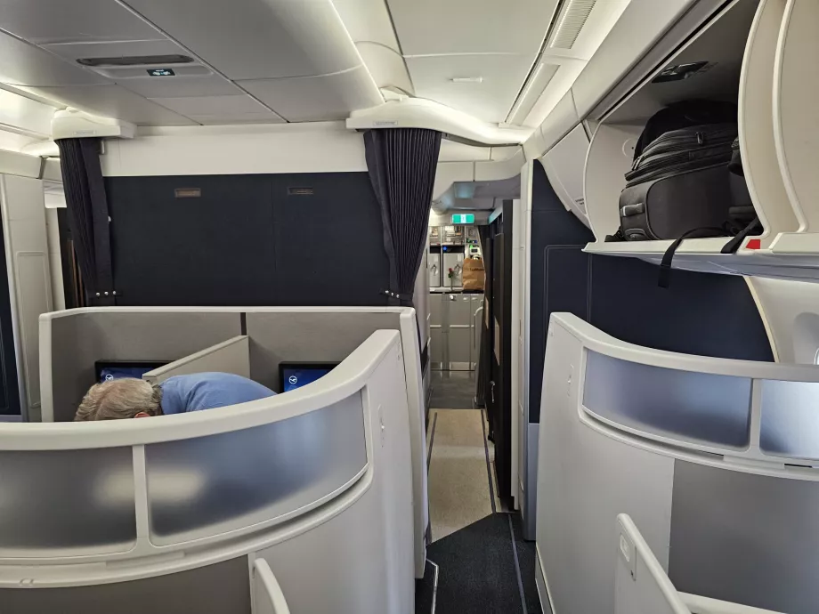 Kabiin - vaade Business Suites'ile