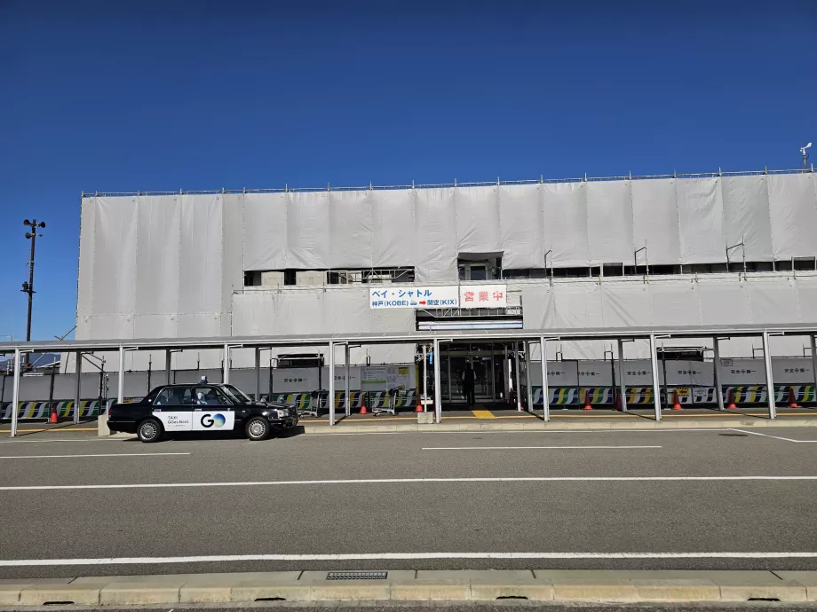 Paadidokk Osaka lennujaama suunas