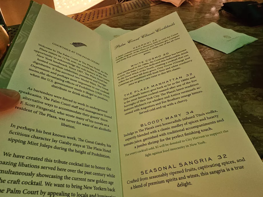 Kokteilimenüü Palm Court restoranis