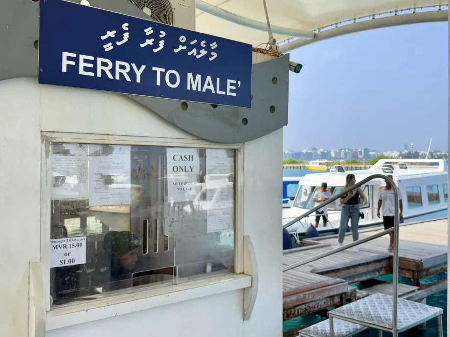 Paat Malé'sse lennujaamast