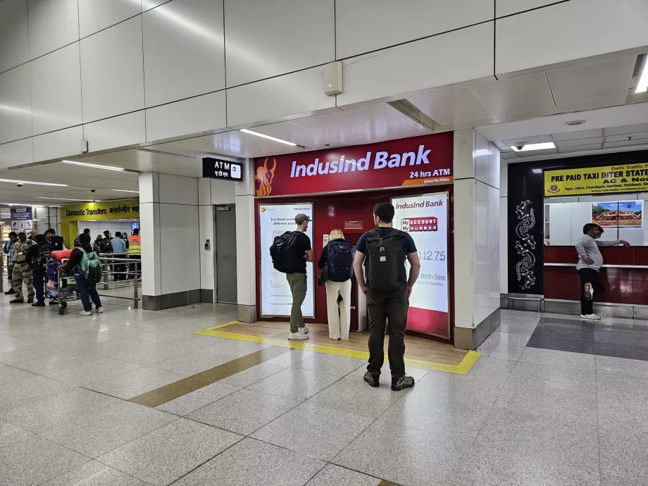 Induslandi panga sularahaautomaat
