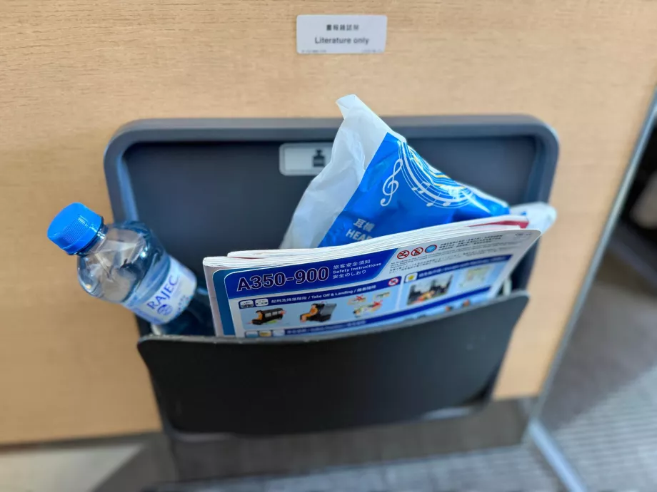 Säilituskapp ja veepudel