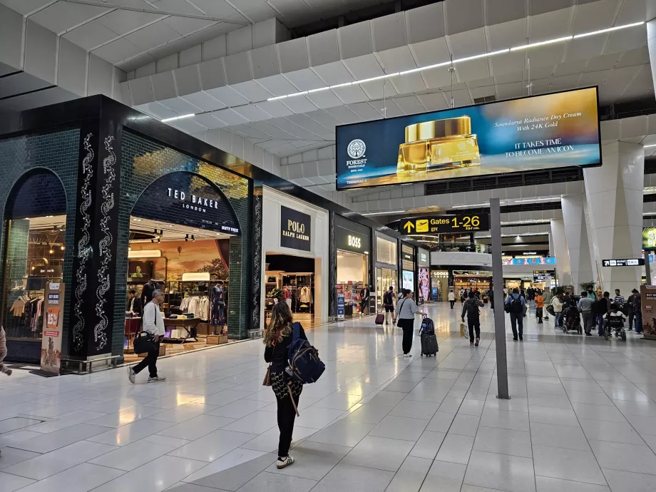 Kauplused, transiit, terminal 3