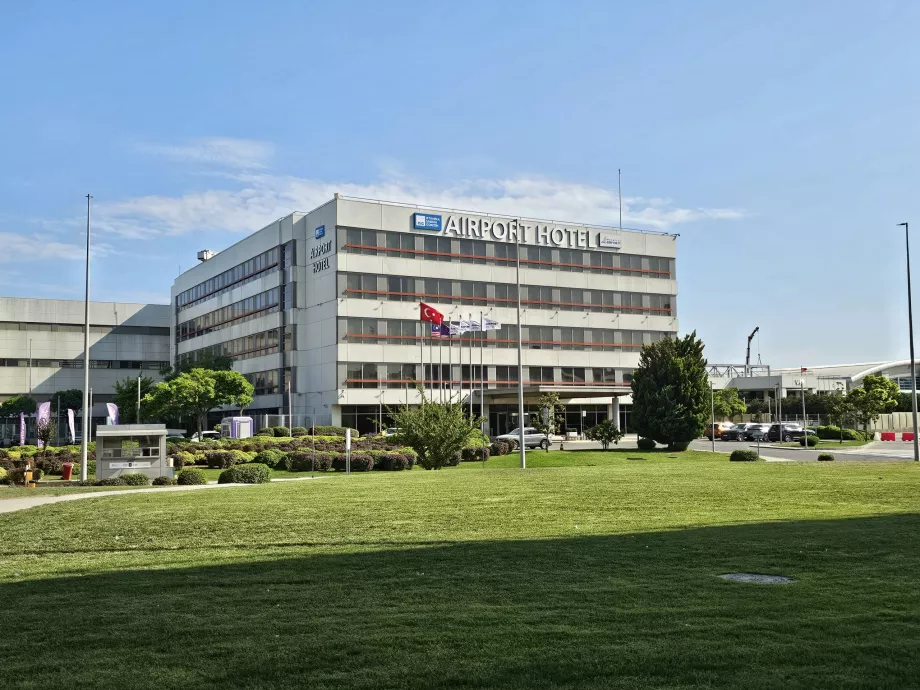 Lennujaama hotell