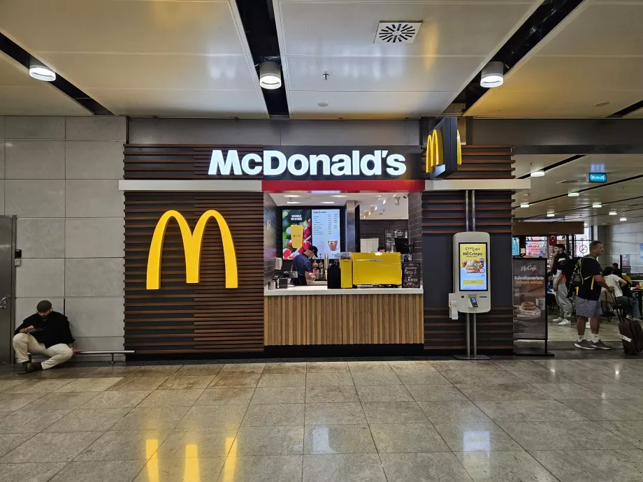 McDonald's, saabuvate reisijate üldkasutatav ala