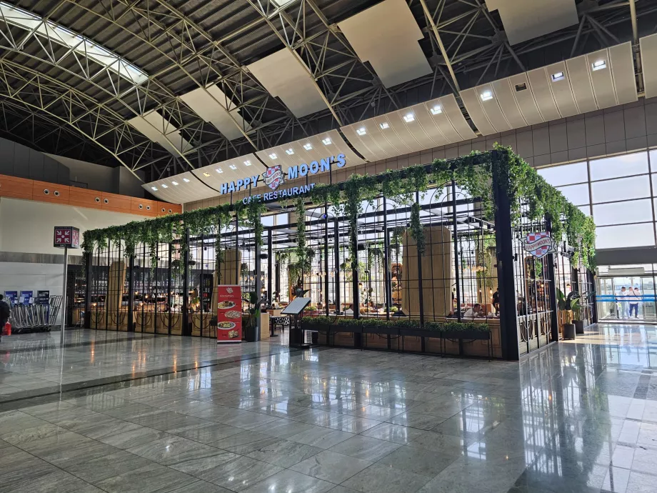 Restoran avalikus väljumisruumis