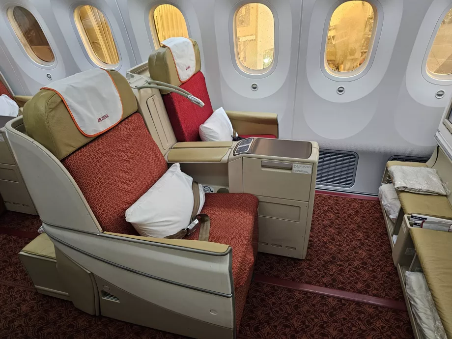 Äriklassi istmed, Boeing 787
