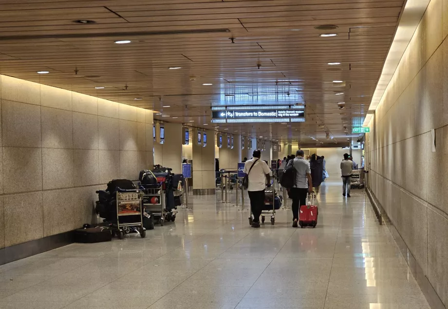 Rahvusvaheliste -&gt; riigisiseste lendude ümberistumine, terminal 2