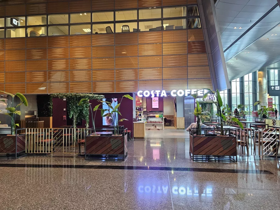 Costa Coffee, saabuvate lendude saali avalik osa