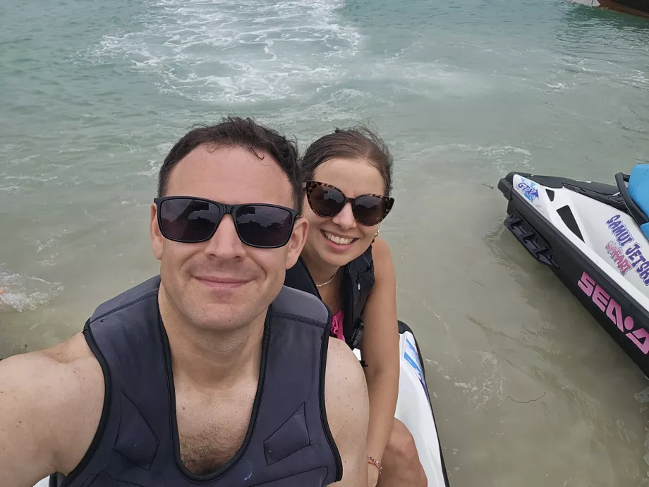Meie jetski seljas enne Pig Islandilt lahkumist