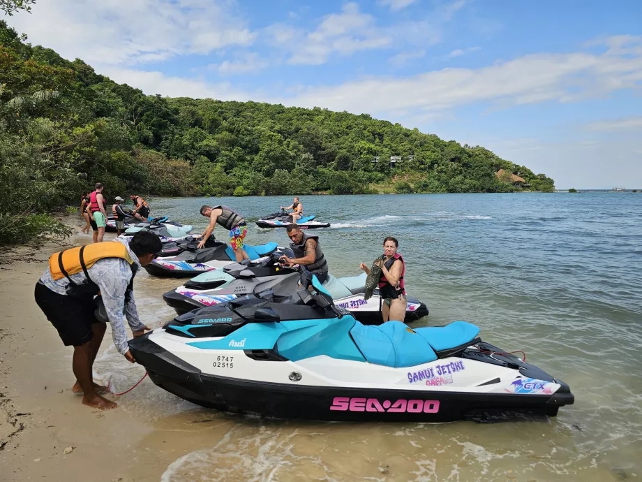 Peatus Koh Samuilt Sigade saarele sõitmise ajal