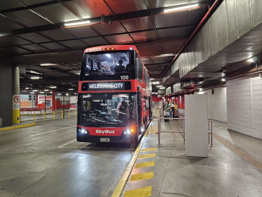 Skybusi peatus Southern Cross jaamas