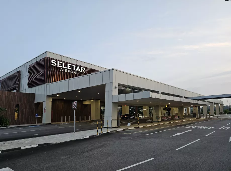 saabumine lennujaamast Seletar