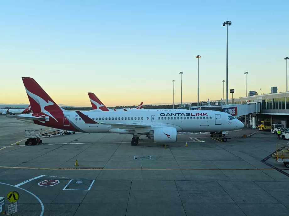Qantas, Airbus A220, Melbourne'i lennujaam